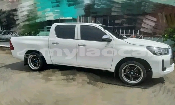 Buy Used Toyota Hilux White Car in Luang Prabang in Louangphabang Province Buy Used Toyota Hilux White Car in Luang Prabang in Louangphabang Province