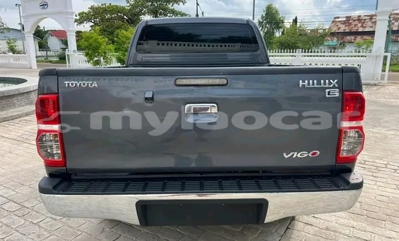 Buy Used Toyota Hilux Black Car in Vientiane in Vientiane Province Buy Used Toyota Hilux Black Car in Vientiane in Vientiane Province