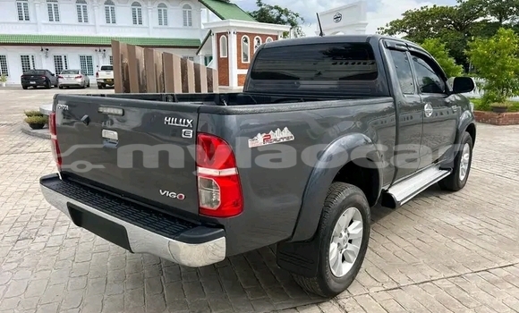 Buy Used Toyota Hilux Black Car in Vientiane in Vientiane Province Buy Used Toyota Hilux Black Car in Vientiane in Vientiane Province