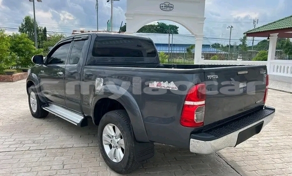 Buy Used Toyota Hilux Black Car in Vientiane in Vientiane Province Buy Used Toyota Hilux Black Car in Vientiane in Vientiane Province