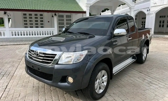 Buy Used Toyota Hilux Black Car in Vientiane in Vientiane Province Buy Used Toyota Hilux Black Car in Vientiane in Vientiane Province