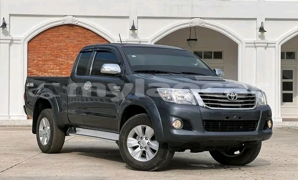 Buy Used Toyota Hilux Black Car in Vientiane in Vientiane Province Buy Used Toyota Hilux Black Car in Vientiane in Vientiane Province