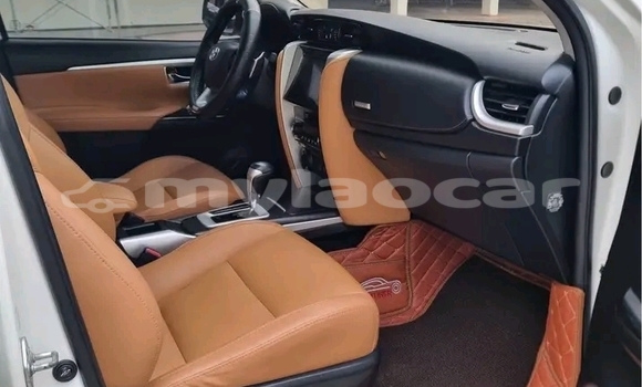 Buy Used Toyota Fortuner White Car in Phongsaly in Phôngsali Province Buy Used Toyota Fortuner White Car in Phongsaly in Phôngsali Province