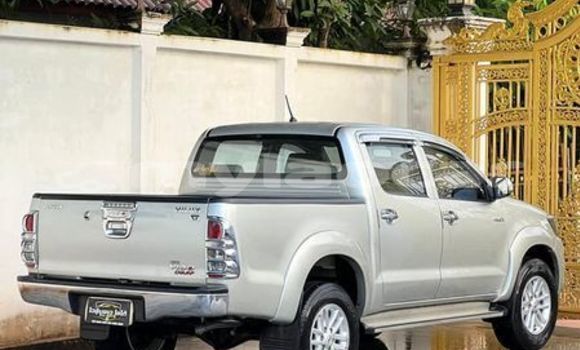 Buy Used Toyota Hilux Other Car in Vientiane in Vientiane Province Buy Used Toyota Hilux Other Car in Vientiane in Vientiane Province