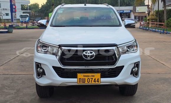 Buy Used Toyota Hiluxe Revo Other Car in Vientiane in Vientiane Province Buy Used Toyota Hiluxe Revo Other Car in Vientiane in Vientiane Province