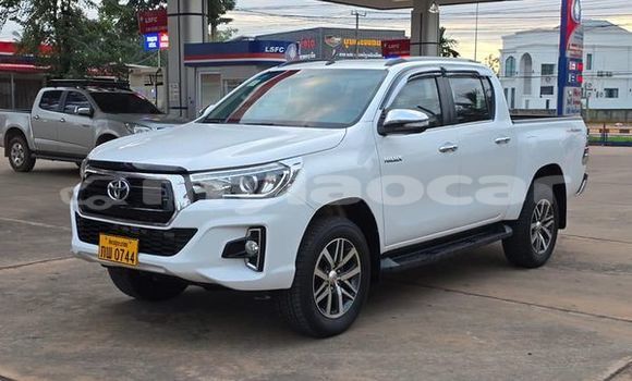 Buy Used Toyota Hiluxe Revo Other Car in Vientiane in Vientiane Province Buy Used Toyota Hiluxe Revo Other Car in Vientiane in Vientiane Province