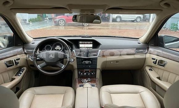 ຊື້ ໃຊ້ແລ້ວ Mercedes-Benz E200 Other ລົດ ໃນ Vientiane ໃນ Vientiane Province