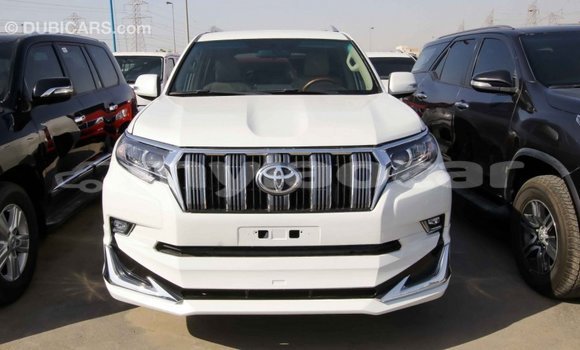 Acheter Import Voiture Toyota Prado Blanc à Import - Dubai, Attapeu Province Acheter Import Voiture Toyota Prado Blanc à Import - Dubai, Attapeu Province