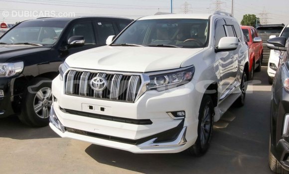 Acheter Import Voiture Toyota Prado Blanc à Import - Dubai, Attapeu Province Acheter Import Voiture Toyota Prado Blanc à Import - Dubai, Attapeu Province