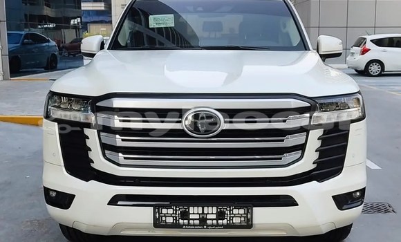 Buy Used Toyota Land Cruiser White Car in Luang Namtha in Luang Namtha Province Buy Used Toyota Land Cruiser White Car in Luang Namtha in Luang Namtha Province