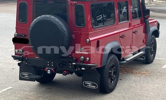 Acheter Occasion Voiture Land Rover Defender Rouge à Vientiane, Vientiane Province Acheter Occasion Voiture Land Rover Defender Rouge à Vientiane, Vientiane Province