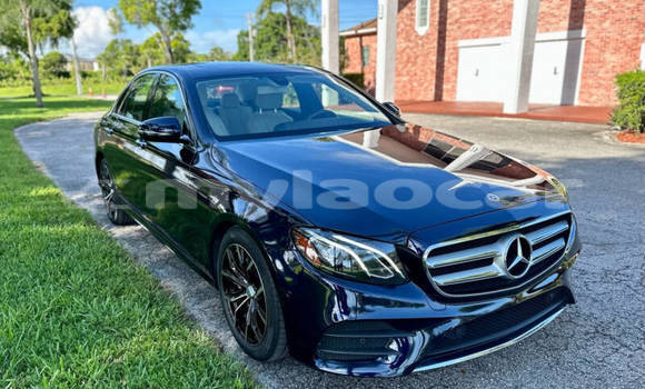 Acheter Occasion Voiture Mercedes-Benz E–Class Bleu à Thakhek, Khammouan Province Acheter Occasion Voiture Mercedes-Benz E–Class Bleu à Thakhek, Khammouan Province