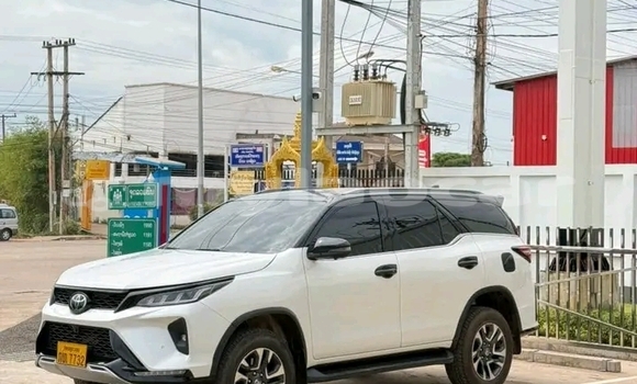 ຊື້ ໃຊ້ແລ້ວ Toyota Fortuner White ລົດ ໃນ Saravan ໃນ Salavan Province ຊື້ ໃຊ້ແລ້ວ Toyota Fortuner White ລົດ ໃນ Saravan ໃນ Salavan Province
