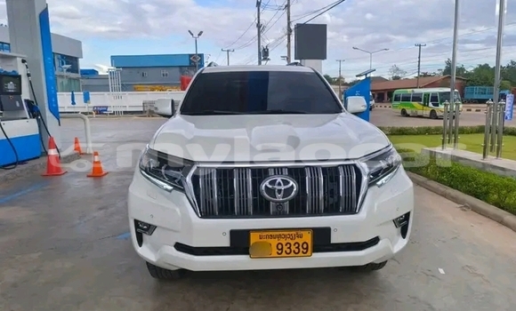 ຊື້ ໃຊ້ແລ້ວ Toyota Prado White ລົດ ໃນ Vientiane ໃນ Vientiane Province ຊື້ ໃຊ້ແລ້ວ Toyota Prado White ລົດ ໃນ Vientiane ໃນ Vientiane Province