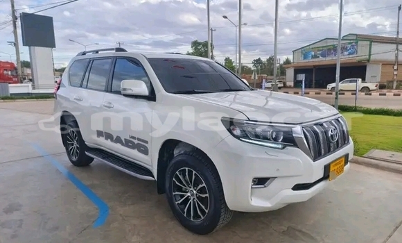 ຊື້ ໃຊ້ແລ້ວ Toyota Prado White ລົດ ໃນ Vientiane ໃນ Vientiane Province ຊື້ ໃຊ້ແລ້ວ Toyota Prado White ລົດ ໃນ Vientiane ໃນ Vientiane Province