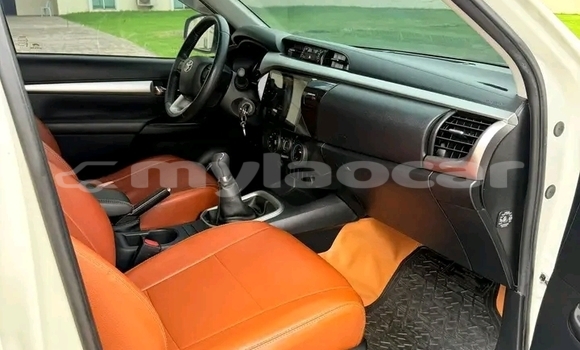 Buy Used Toyota Hiluxe Revo White Car in Vientiane in Vientiane Province Buy Used Toyota Hiluxe Revo White Car in Vientiane in Vientiane Province