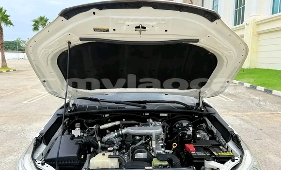 Buy Used Toyota Hiluxe Revo White Car in Vientiane in Vientiane Province Buy Used Toyota Hiluxe Revo White Car in Vientiane in Vientiane Province