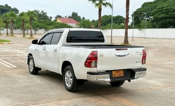 Buy Used Toyota Hiluxe Revo White Car in Vientiane in Vientiane Province Buy Used Toyota Hiluxe Revo White Car in Vientiane in Vientiane Province