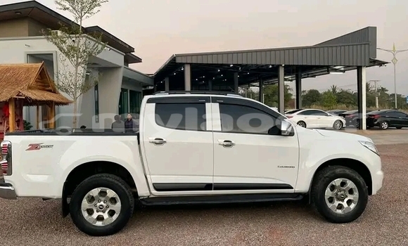 ຊື້ ໃຊ້ແລ້ວ Chevrolet Colorado White ລົດ ໃນ Luang Prabang ໃນ Louangphabang Province ຊື້ ໃຊ້ແລ້ວ Chevrolet Colorado White ລົດ ໃນ Luang Prabang ໃນ Louangphabang Province