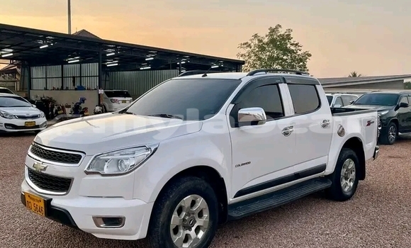 ຊື້ ໃຊ້ແລ້ວ Chevrolet Colorado White ລົດ ໃນ Luang Prabang ໃນ Louangphabang Province ຊື້ ໃຊ້ແລ້ວ Chevrolet Colorado White ລົດ ໃນ Luang Prabang ໃນ Louangphabang Province