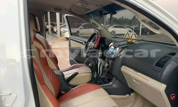 ຊື້ ໃຊ້ແລ້ວ Chevrolet Caprice White ລົດ ໃນ Luang Namtha ໃນ Luang Namtha Province ຊື້ ໃຊ້ແລ້ວ Chevrolet Caprice White ລົດ ໃນ Luang Namtha ໃນ Luang Namtha Province