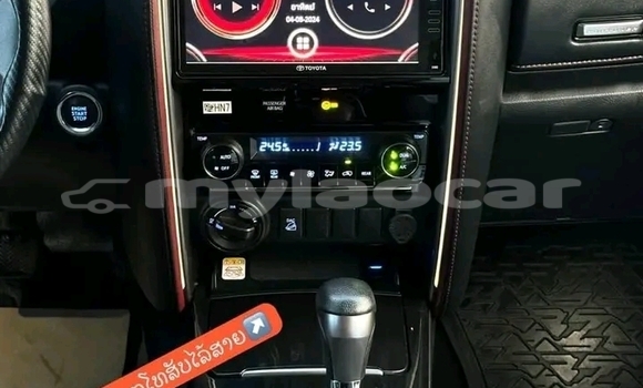 Acheter Occasion Voiture Toyota Fortuner Blanc à Luang Namtha, Luang Namtha Province Acheter Occasion Voiture Toyota Fortuner Blanc à Luang Namtha, Luang Namtha Province