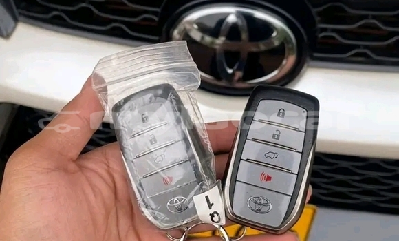 Acheter Occasion Voiture Toyota Fortuner Blanc à Luang Namtha, Luang Namtha Province Acheter Occasion Voiture Toyota Fortuner Blanc à Luang Namtha, Luang Namtha Province