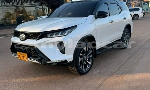 Acheter Occasion Voiture Toyota Fortuner Blanc à Luang Namtha, Luang Namtha Province Acheter Occasion Voiture Toyota Fortuner Blanc à Luang Namtha, Luang Namtha Province