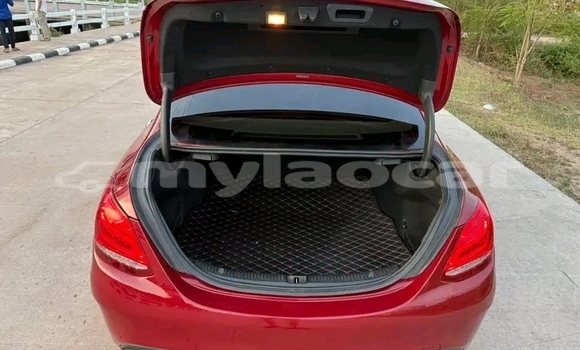 ຊື້ ໃຊ້ແລ້ວ Mercedes-Benz C–Class Red ລົດ ໃນ Huayxay ໃນ Bokeo Province
