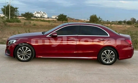 Acheter Occasion Voiture Mercedes-Benz C–Class Rouge à Huayxay, Bokeo Province Acheter Occasion Voiture Mercedes-Benz C–Class Rouge à Huayxay, Bokeo Province