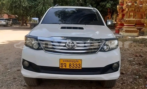 Buy Used Toyota RAV4 White Car in Luang Namtha in Luang Namtha Province Buy Used Toyota RAV4 White Car in Luang Namtha in Luang Namtha Province