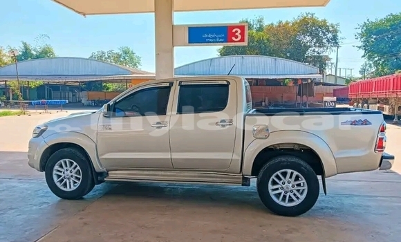 Buy Used Toyota Hilux Other Car in Huayxay in Bokeo Province Buy Used Toyota Hilux Other Car in Huayxay in Bokeo Province