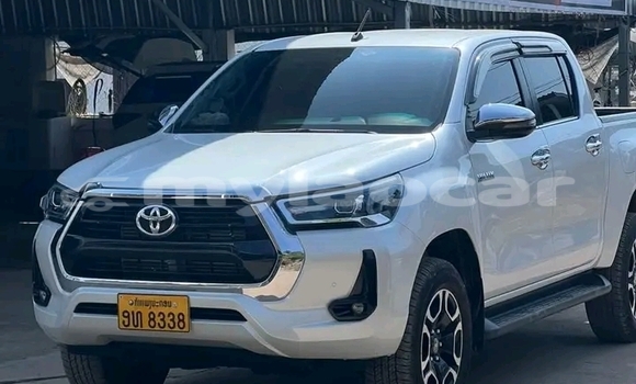 Buy Used Toyota Hiluxe Revo Other Car in Luang Namtha in Luang Namtha Province Buy Used Toyota Hiluxe Revo Other Car in Luang Namtha in Luang Namtha Province