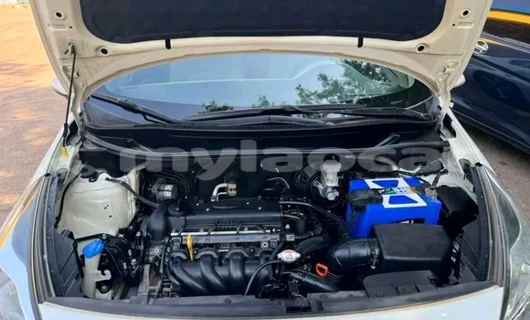 Buy Used Isuzu D–MAX White Car in Vientiane in Vientiane Province Buy Used Isuzu D–MAX White Car in Vientiane in Vientiane Province