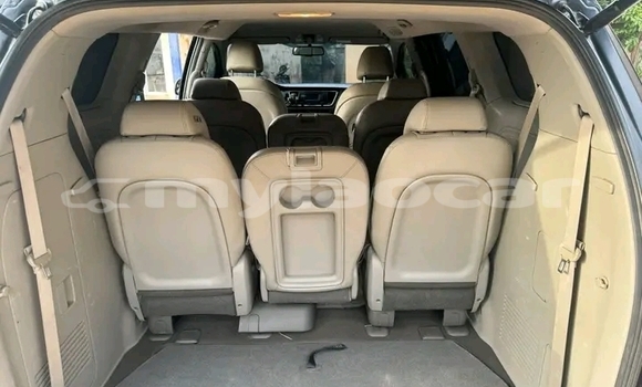 Buy Used Kia Sedona Black Car in Vientiane in Vientiane Province Buy Used Kia Sedona Black Car in Vientiane in Vientiane Province