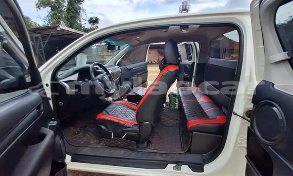 Buy Used Toyota Hiluxe Revo White Car in Vientiane in Vientiane Province Buy Used Toyota Hiluxe Revo White Car in Vientiane in Vientiane Province