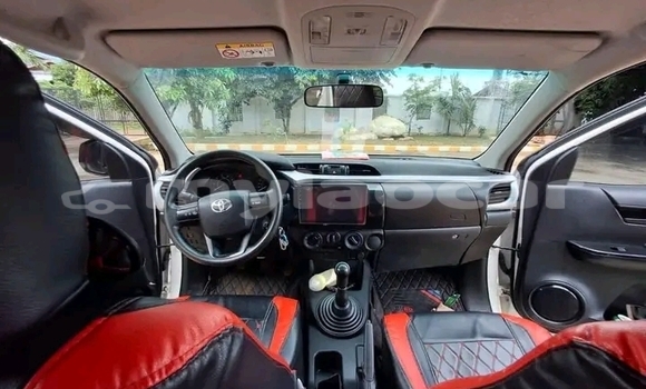 Buy Used Toyota Hiluxe Revo White Car in Vientiane in Vientiane Province Buy Used Toyota Hiluxe Revo White Car in Vientiane in Vientiane Province