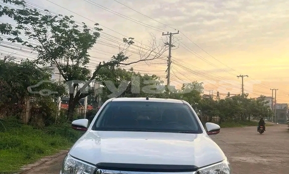 Buy Used Toyota Hiluxe Revo White Car in Vientiane in Vientiane Province Buy Used Toyota Hiluxe Revo White Car in Vientiane in Vientiane Province