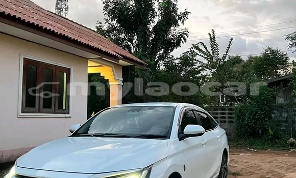 Buy Used Toyota Yaris White Car in Vientiane in Vientiane Province Buy Used Toyota Yaris White Car in Vientiane in Vientiane Province