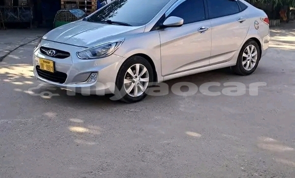 Buy Used Toyota Prius White Car in Luang Namtha in Luang Namtha Province Buy Used Toyota Prius White Car in Luang Namtha in Luang Namtha Province