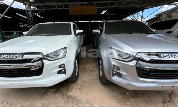 Buy Used Toyota Hilux White Car in Vientiane in Vientiane Province Buy Used Toyota Hilux White Car in Vientiane in Vientiane Province