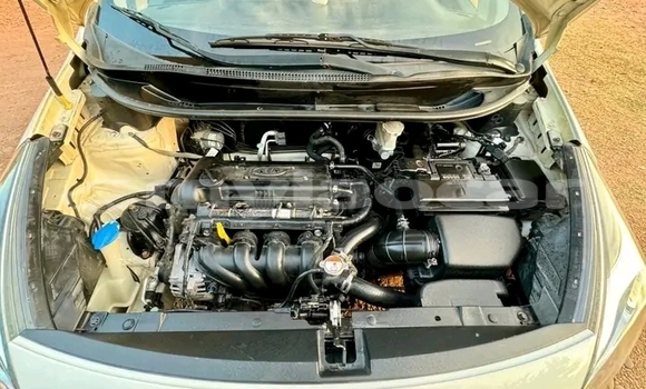 Buy Used Kia Rio White Car in Vientiane in Vientiane Province