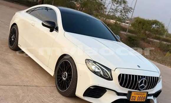 ຊື້ ໃຊ້ແລ້ວ Mercedes-Benz E200 Other ລົດ ໃນ Vientiane ໃນ Vientiane Province
