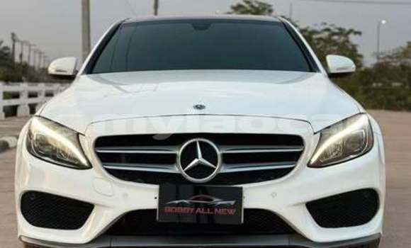 Acheter Occasion Voiture Mercedes-Benz C250 coupe Blanc à Vientiane, Vientiane Province Acheter Occasion Voiture Mercedes-Benz C250 coupe Blanc à Vientiane, Vientiane Province