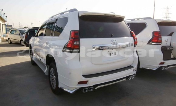 ຊື້ ການ ນຳ ເຂົ້າ Toyota Prado White ລົດ ໃນ Import - Dubai ໃນ Attapeu Province ຊື້ ການ ນຳ ເຂົ້າ Toyota Prado White ລົດ ໃນ Import - Dubai ໃນ Attapeu Province