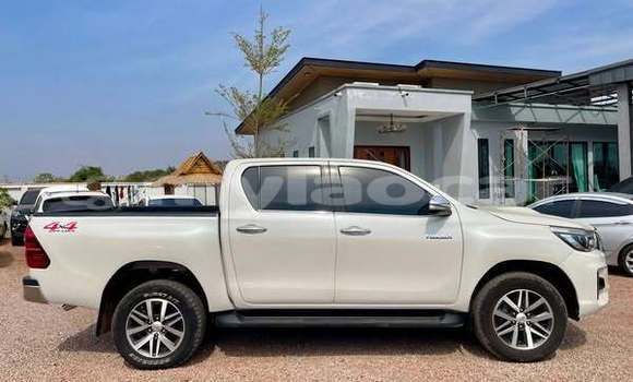 Acheter Occasion Voiture Toyota Hiluxe Revo Autre à Vientiane, Vientiane Province Acheter Occasion Voiture Toyota Hiluxe Revo Autre à Vientiane, Vientiane Province