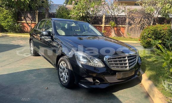 Buy Used Mercedes-Benz 300–Series Black Car in Vientiane in Vientiane Province Buy Used Mercedes-Benz 300–Series Black Car in Vientiane in Vientiane Province
