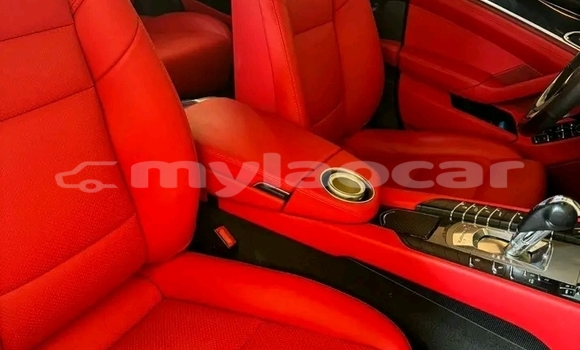 Acheter Occasion Voiture Porsche 718 Boxster Blanc à Phonsavan, Xiangkhouang Province Acheter Occasion Voiture Porsche 718 Boxster Blanc à Phonsavan, Xiangkhouang Province