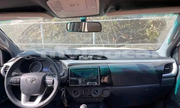 Acheter Occasion Voiture Toyota Hiluxe Revo Blanc à Savannakhet, Savannakhét Province Acheter Occasion Voiture Toyota Hiluxe Revo Blanc à Savannakhet, Savannakhét Province