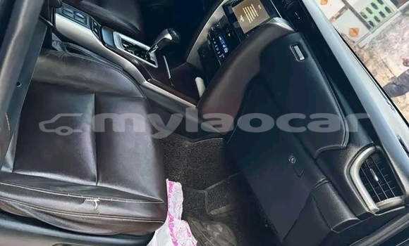 Acheter Occasion Voiture Toyota Fortuner Noir à Luang Prabang, Louangphabang Province Acheter Occasion Voiture Toyota Fortuner Noir à Luang Prabang, Louangphabang Province